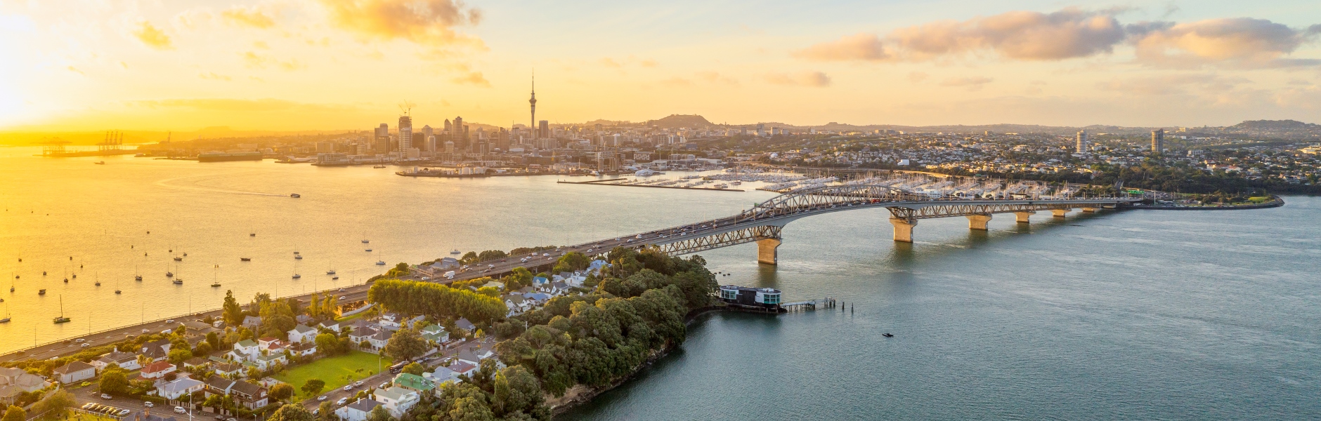 New Zealand-Auckland-harbour bridge
